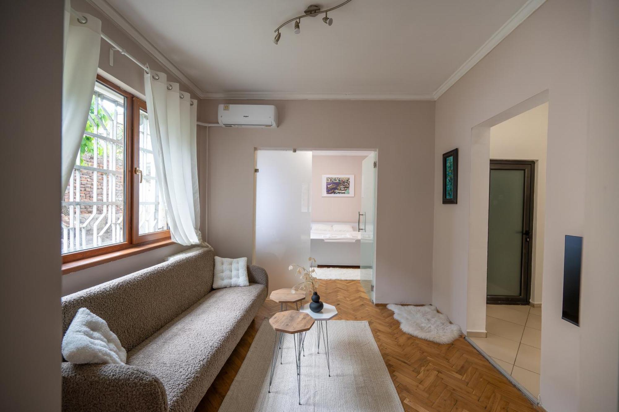 Beautiful Two-Bedroom Apartment In City Center Sofia Esterno foto