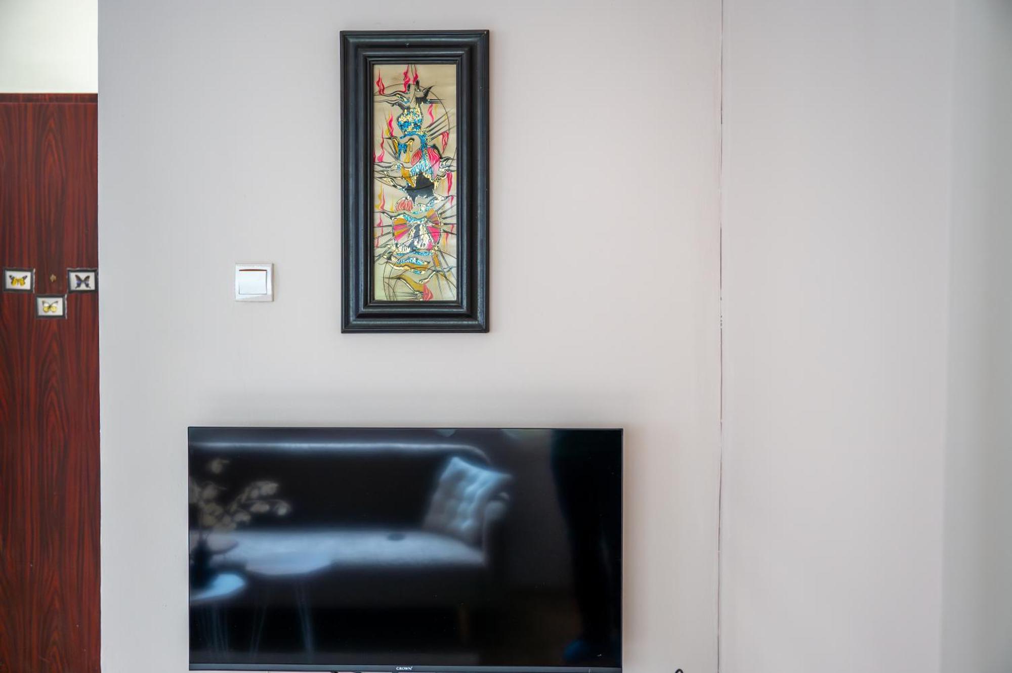Beautiful Two-Bedroom Apartment In City Center Sofia Esterno foto