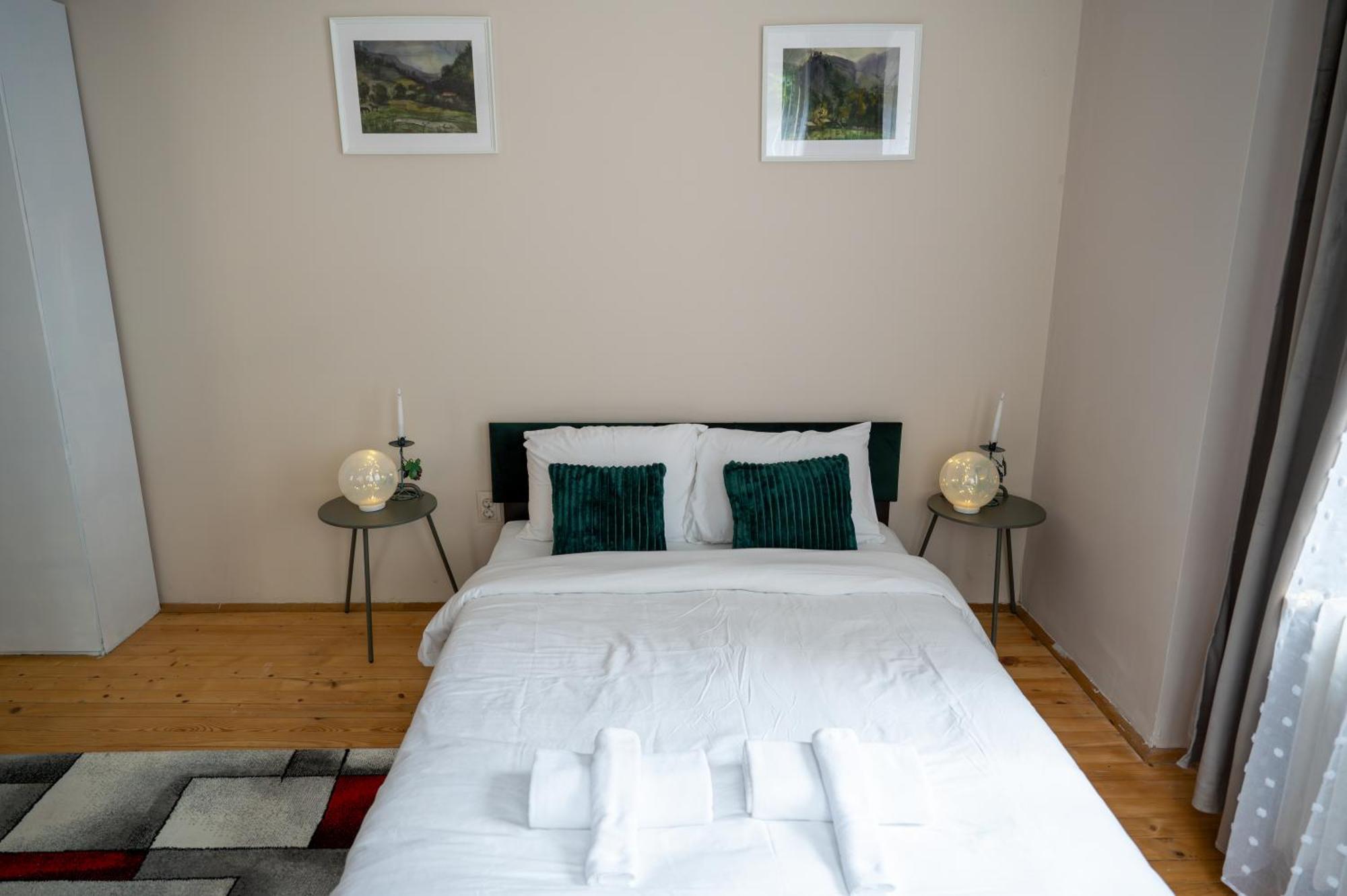 Beautiful Two-Bedroom Apartment In City Center Sofia Esterno foto