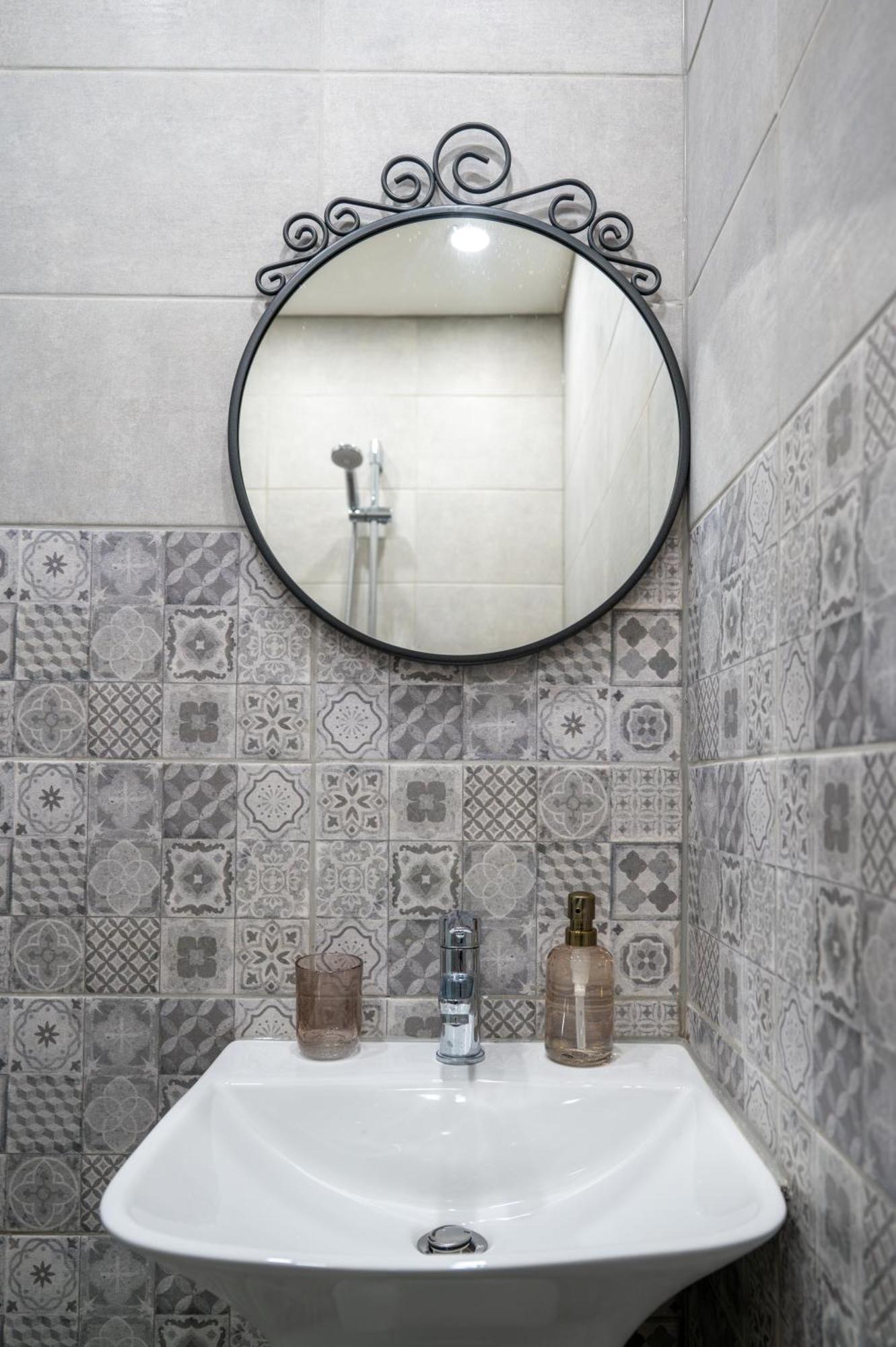 Beautiful Two-Bedroom Apartment In City Center Sofia Esterno foto